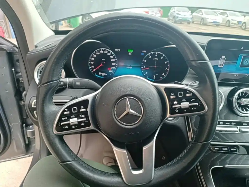 Mercedes-Benz C-Class — миниатюра 11