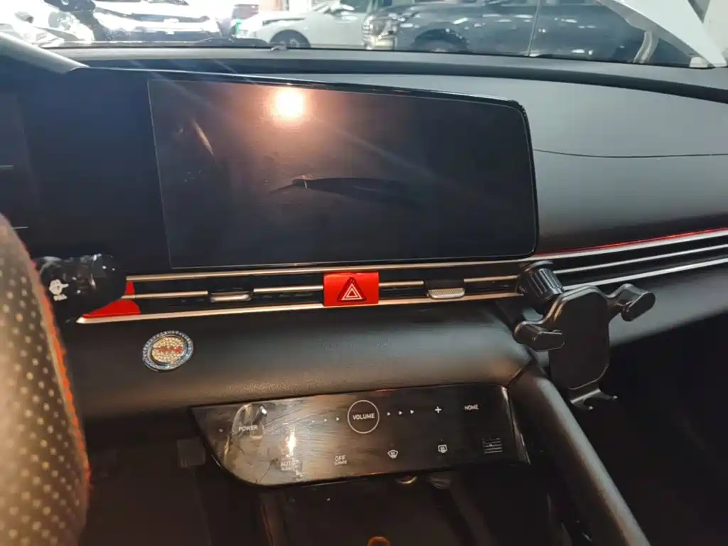 Hyundai Elantra — миниатюра 13