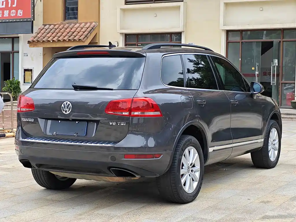 Volkswagen Touareg 2012 R-Line