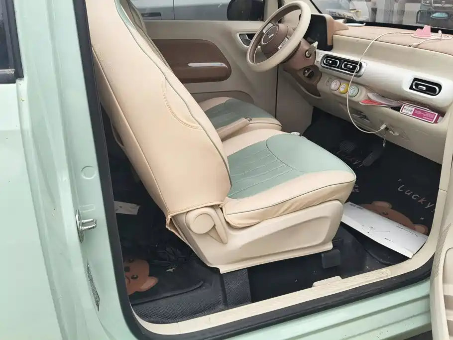 Wuling MINIEV — миниатюра 8