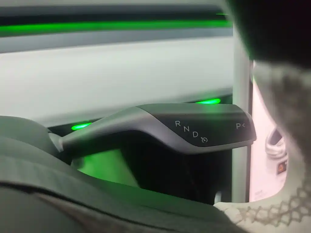 Tesla Model 3 — миниатюра 14