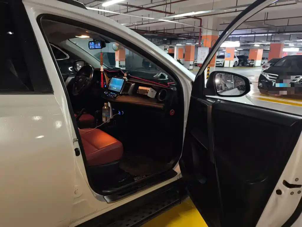 Toyota RAV4 — миниатюра 19