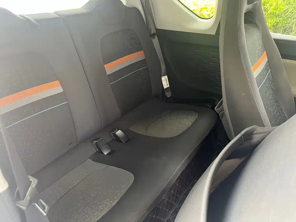 Wuling MINIEV — миниатюра 3