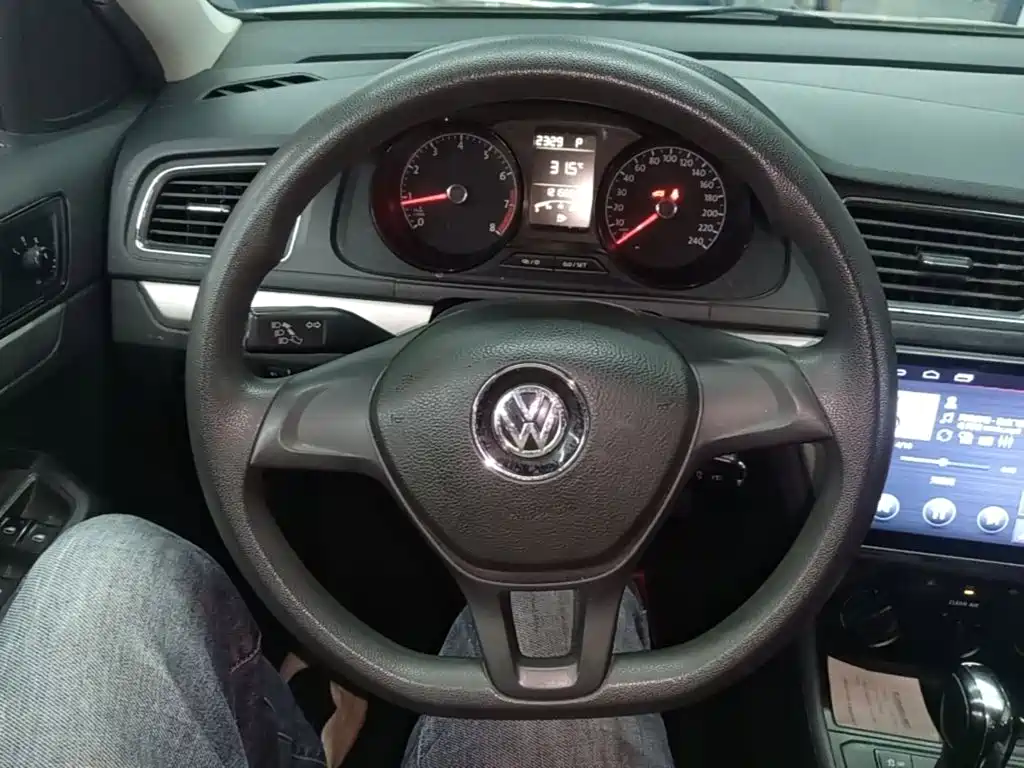 Volkswagen Lavida — миниатюра 11