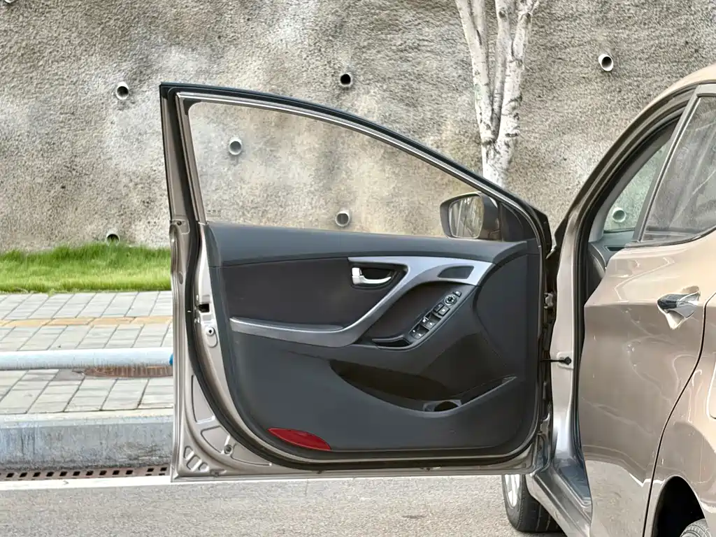 Hyundai Elantra Langdong — миниатюра 36