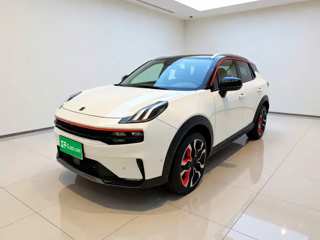 Lynk & Co 06