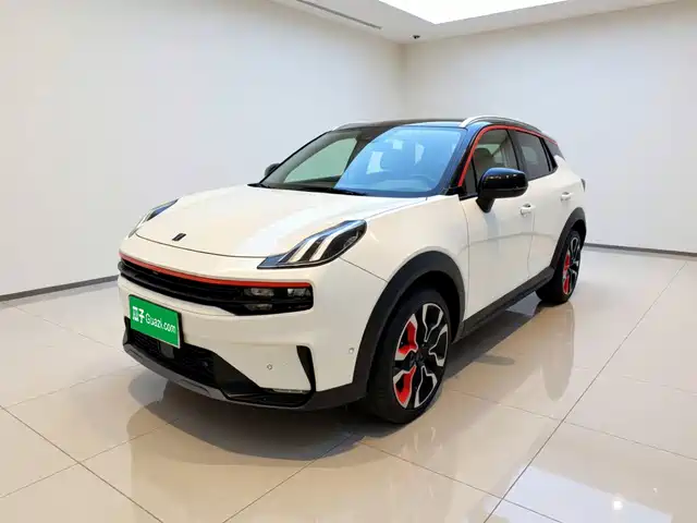 Lynk & Co 06