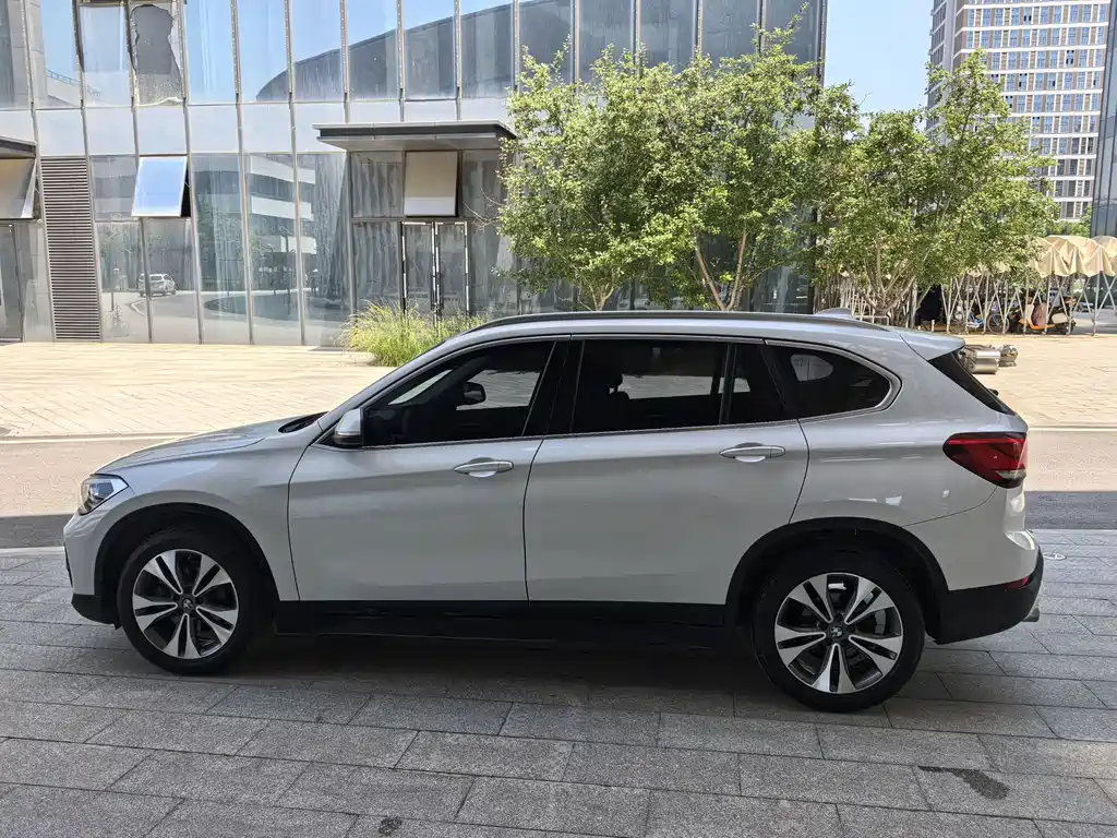 BMW X1 - фото 8