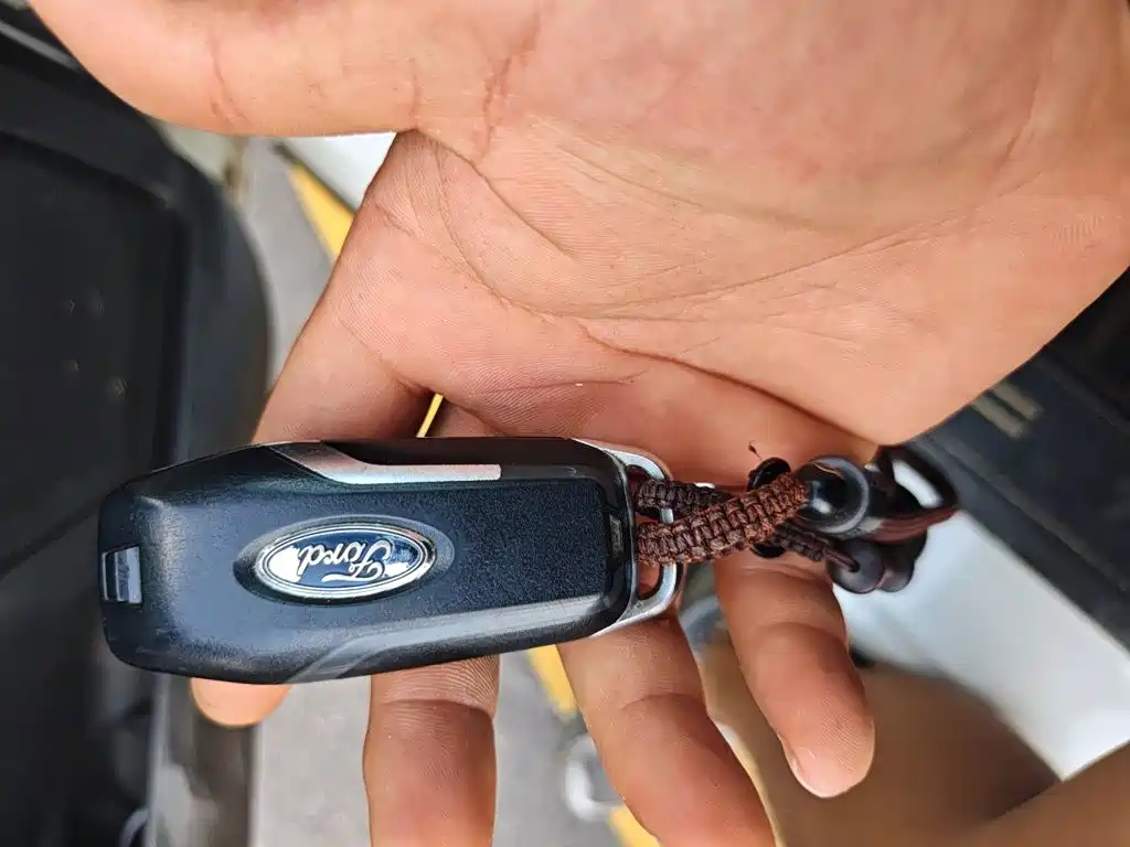 Ford Mondeo — миниатюра 9