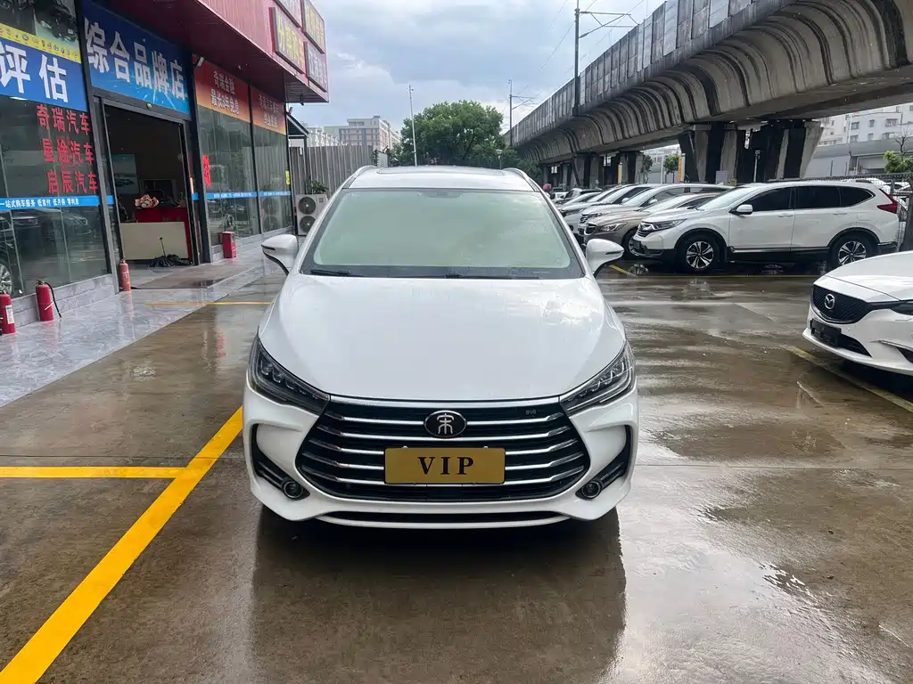 BYD MAX — миниатюра 3
