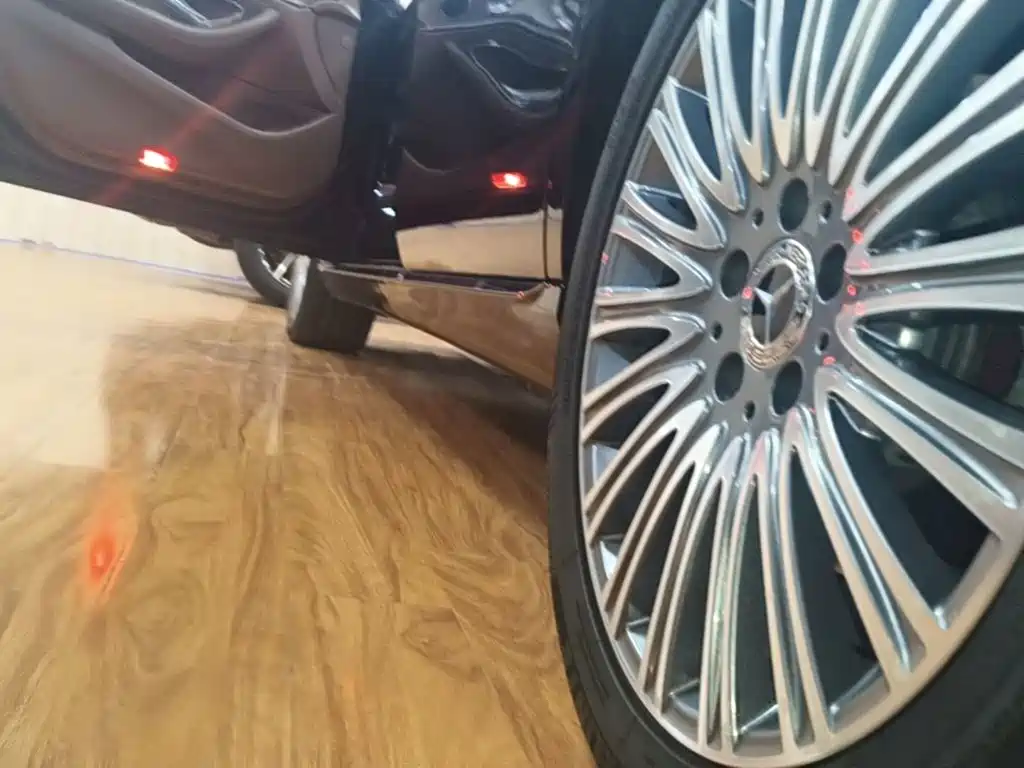 Mercedes-Benz E-Class — миниатюра 22