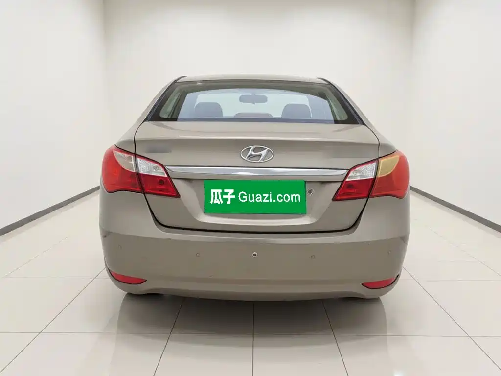 Hyundai Elantra — миниатюра 5