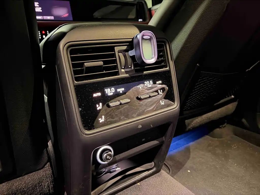 Porsche Cayenne — миниатюра 4