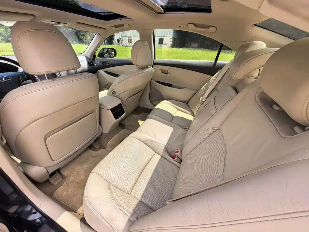 Lexus ES — миниатюра 15