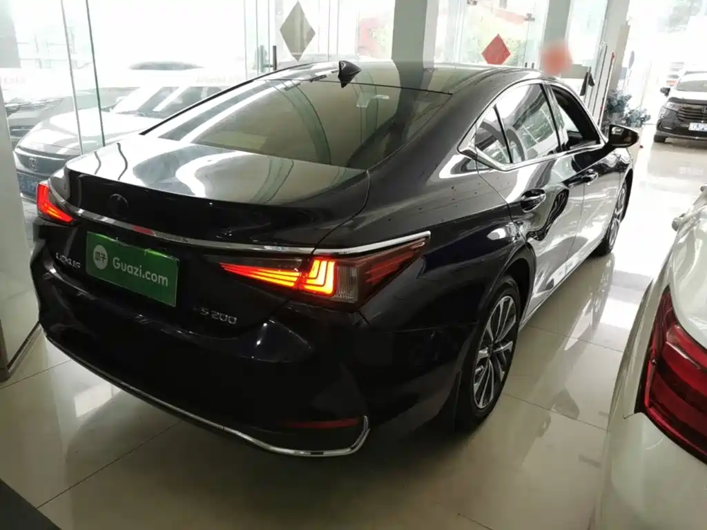 Lexus ES — миниатюра 7