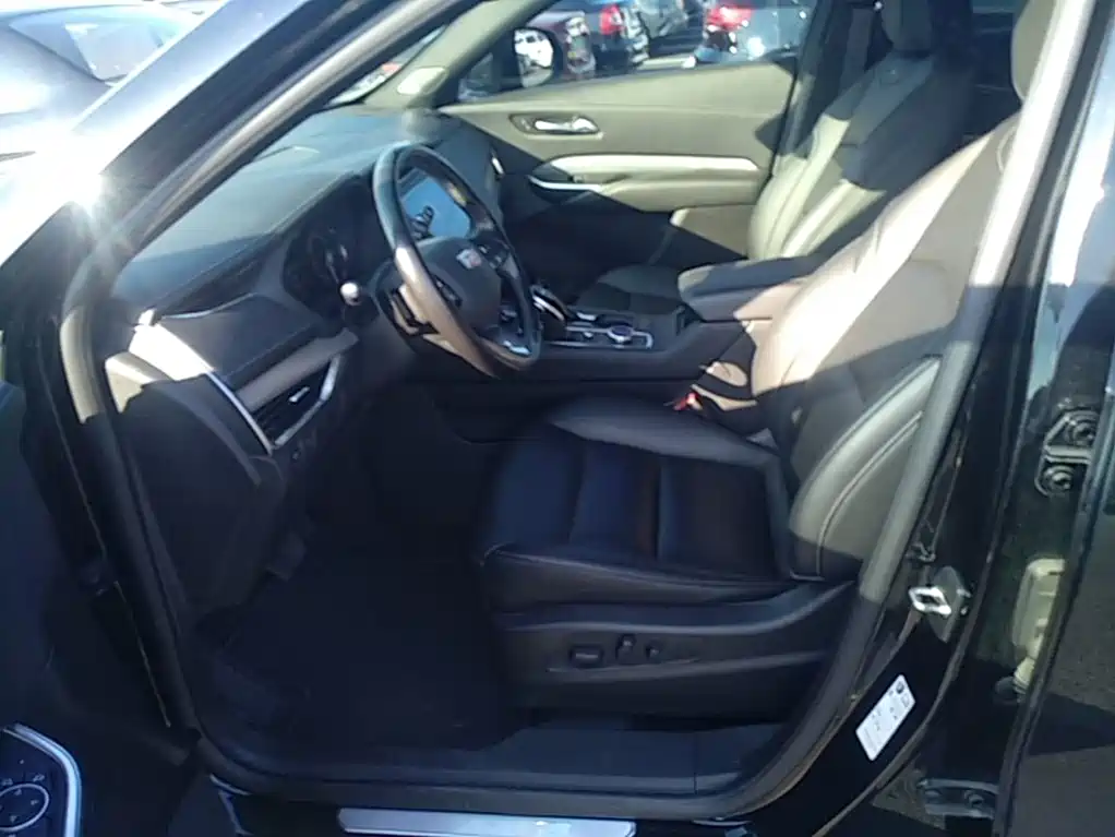 Cadillac XT4 — миниатюра 15