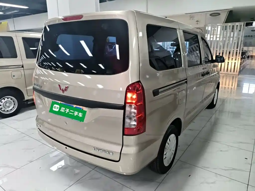 Wuling Hongguang V — миниатюра 7