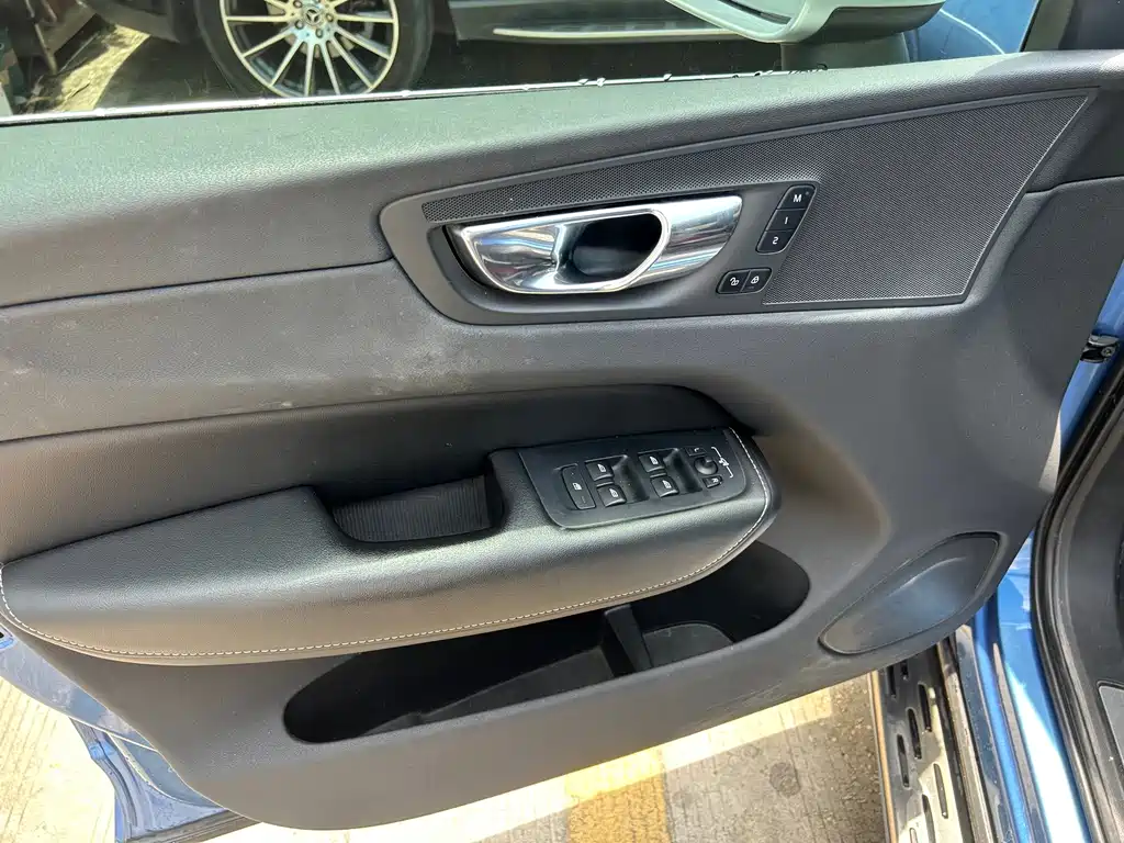 Volvo XC60 — миниатюра 7