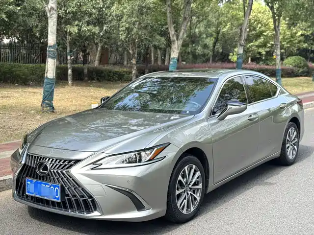 LEXUS  ES 2022
