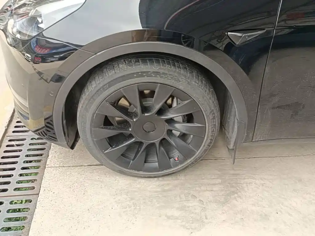 Tesla Model Y — миниатюра 23