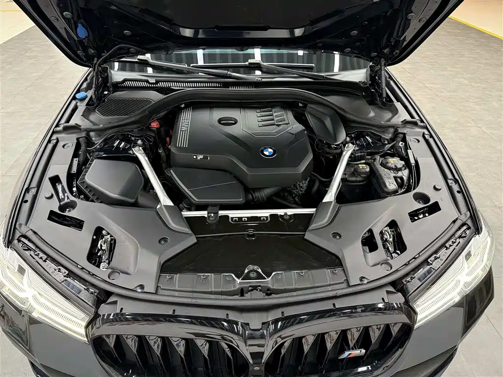 BMW 5 Series — миниатюра 6