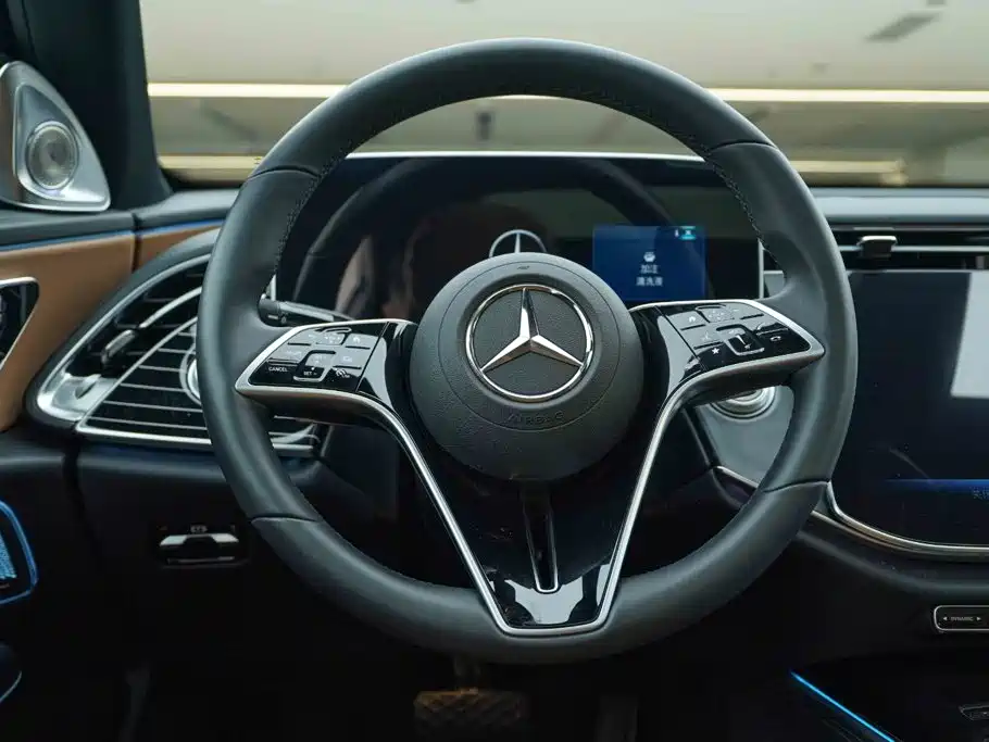 Mercedes-Benz E-Class — миниатюра 15