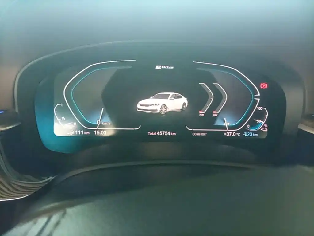 BMW 5 Series New Energy — миниатюра 12