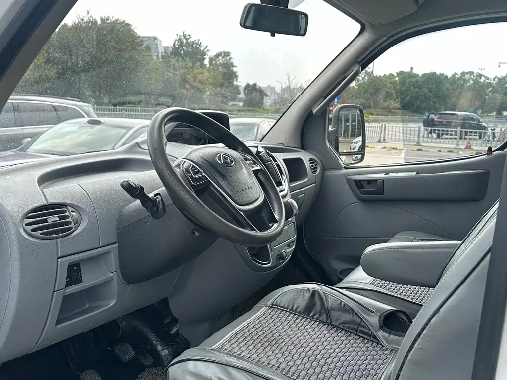 MAXUS V80 — миниатюра 7