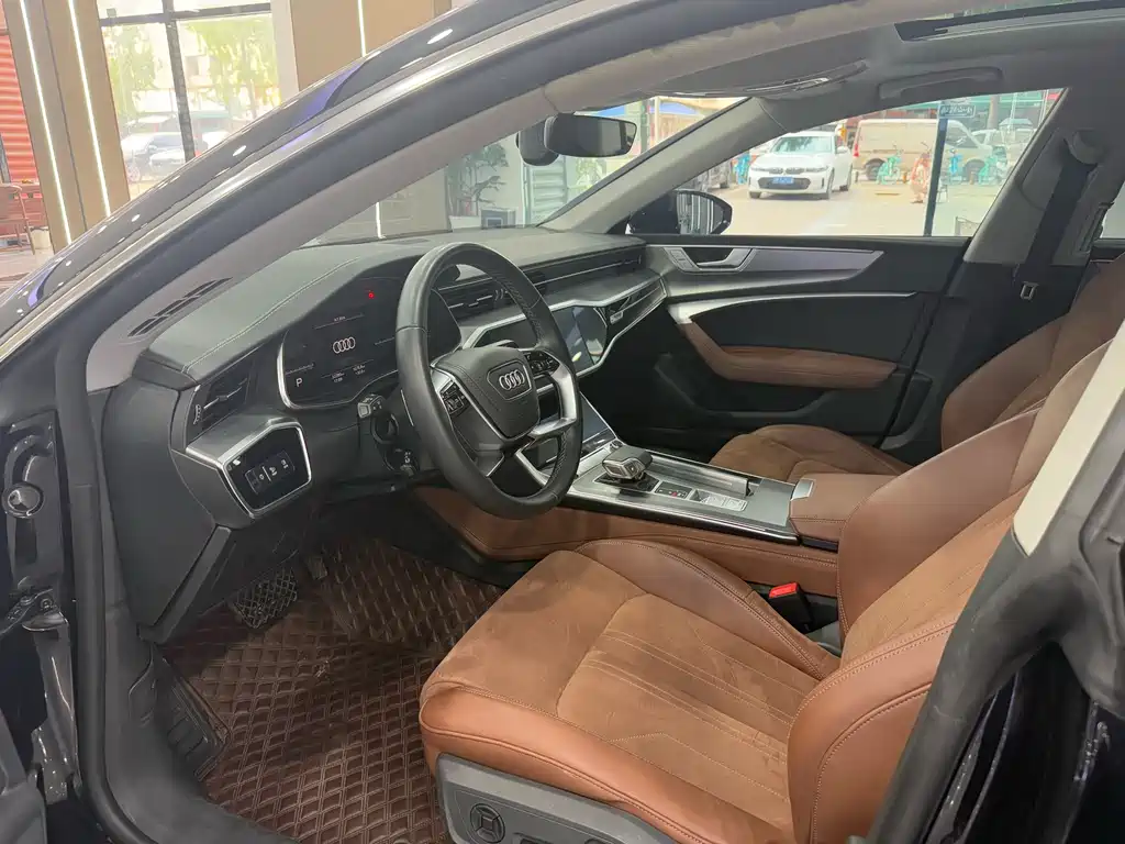 Audi A7L 2024 45 TFSI Luxury