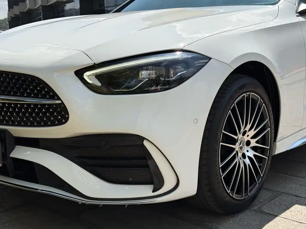 Mercedes-Benz C-Class — миниатюра 24