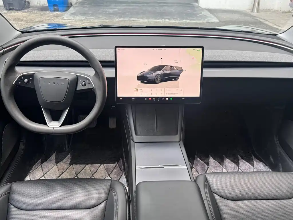 Tesla Model 3 — миниатюра 5