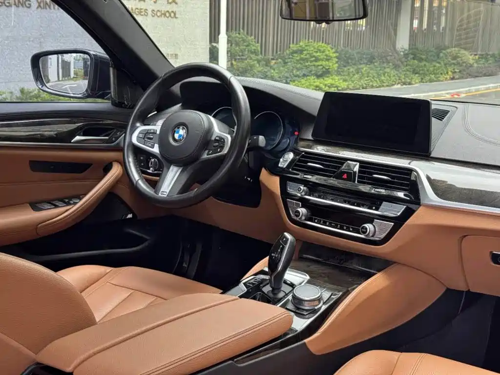 BMW 5 Series — миниатюра 6