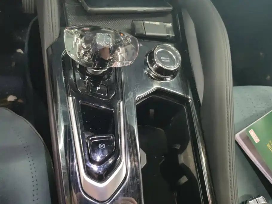 Geely Xingyue L — миниатюра 16