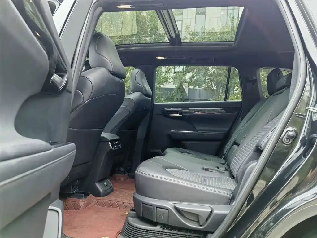 Toyota Crown Kluger — миниатюра 14