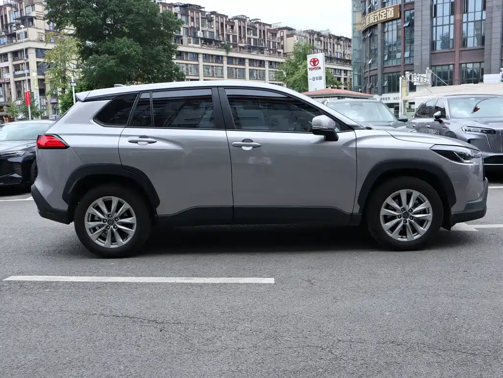 Toyota Corolla Cross — миниатюра 4