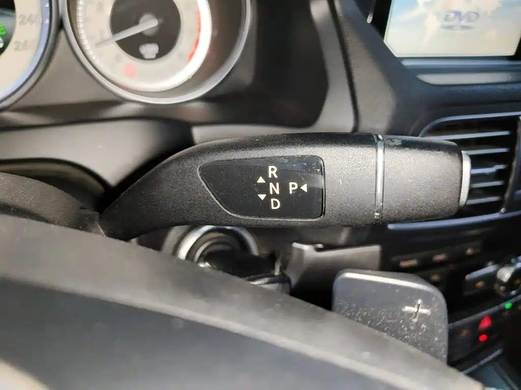 Mercedes-Benz E-Class (Import) — миниатюра 19
