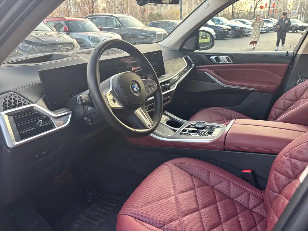 BMW X5 2023 xDrive 30Li Premium M Sport