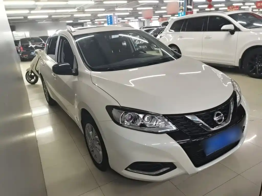 Nissan Tiida — миниатюра 4
