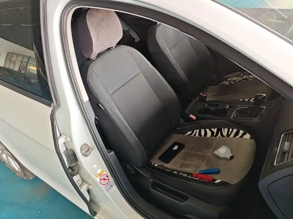 Volkswagen Golf — миниатюра 25