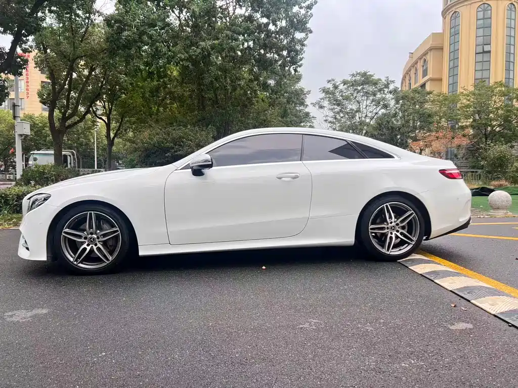 Mercedes-Benz E-Class (Import) — миниатюра 4