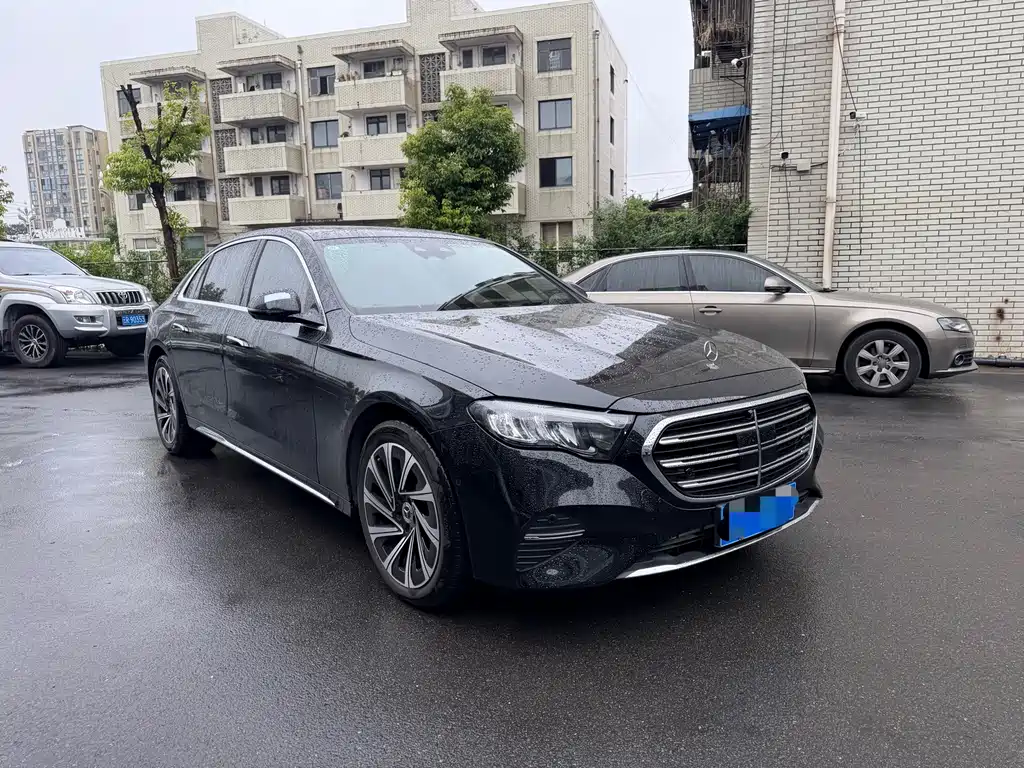 Mercedes-Benz E-Class — миниатюра 3