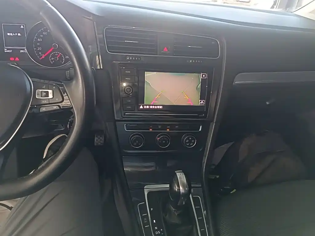 Volkswagen Golf — миниатюра 13