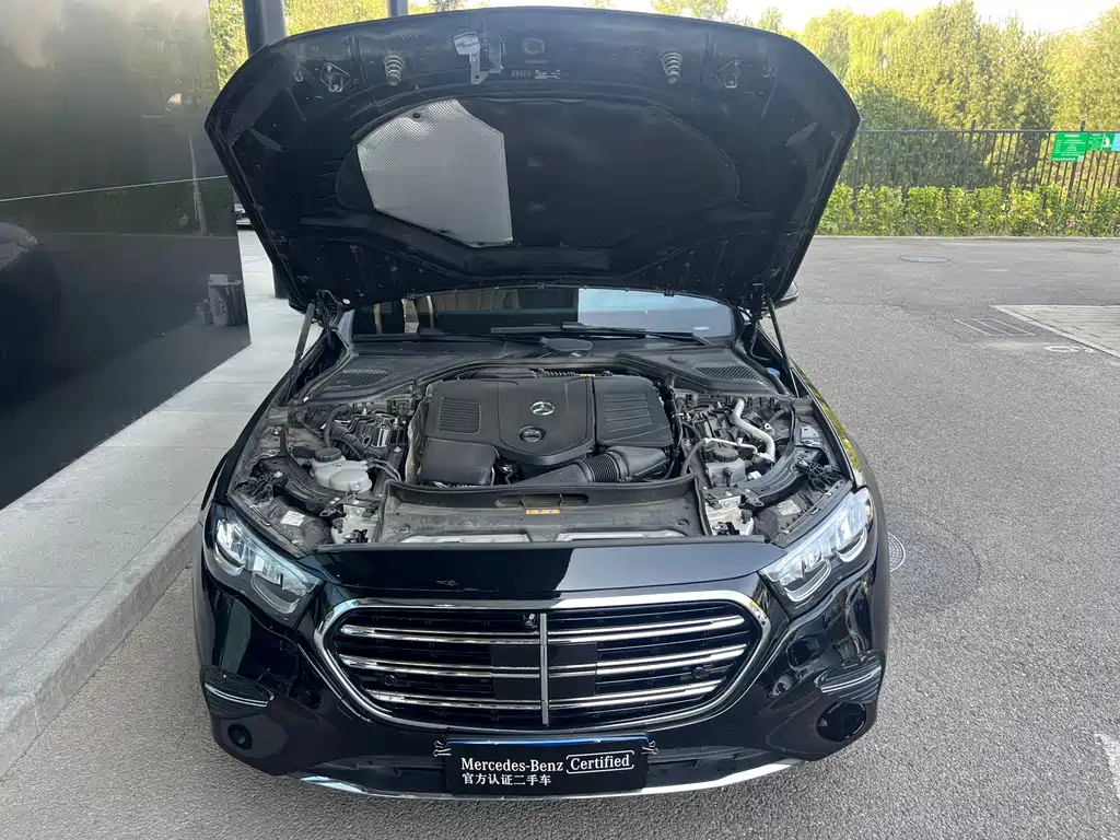 Mercedes-Benz E-Class — миниатюра 10