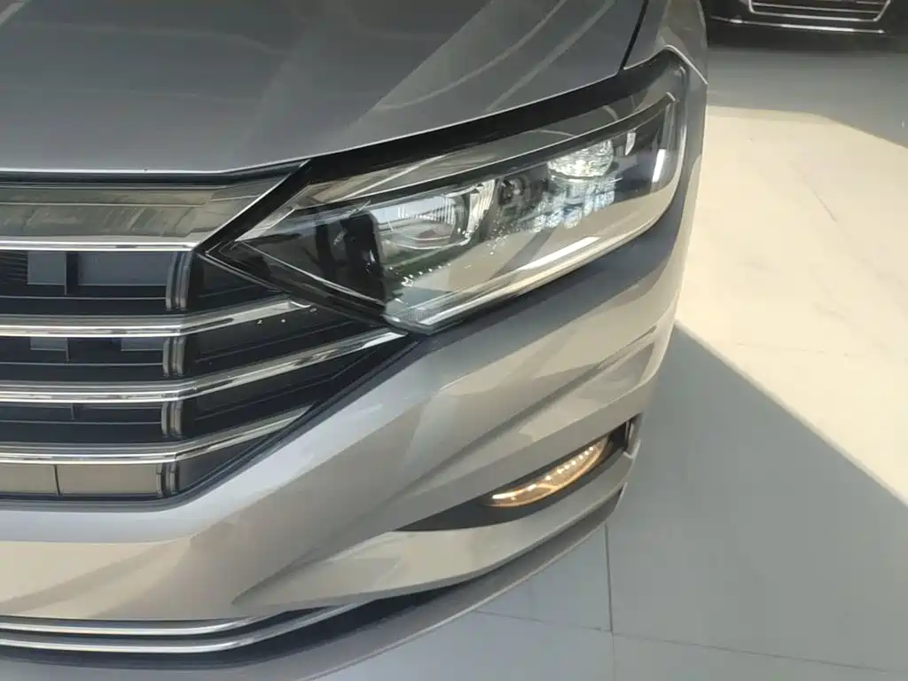 Volkswagen Sagitar — миниатюра 24