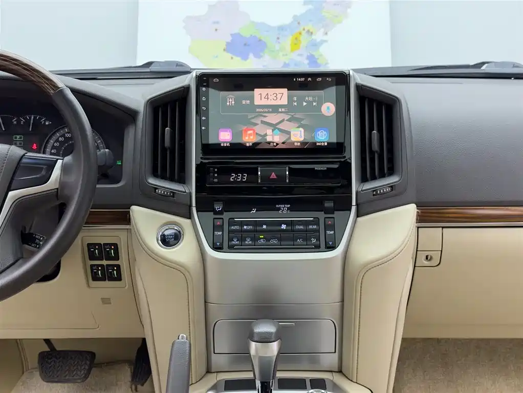 Toyota Land Cruiser 2018 4.6L GX-R