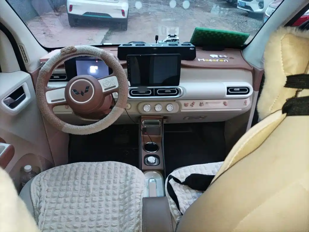 Wuling MINIEV — миниатюра 10