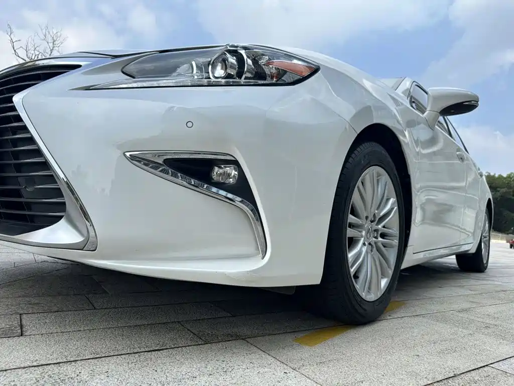 Lexus ES — миниатюра 3