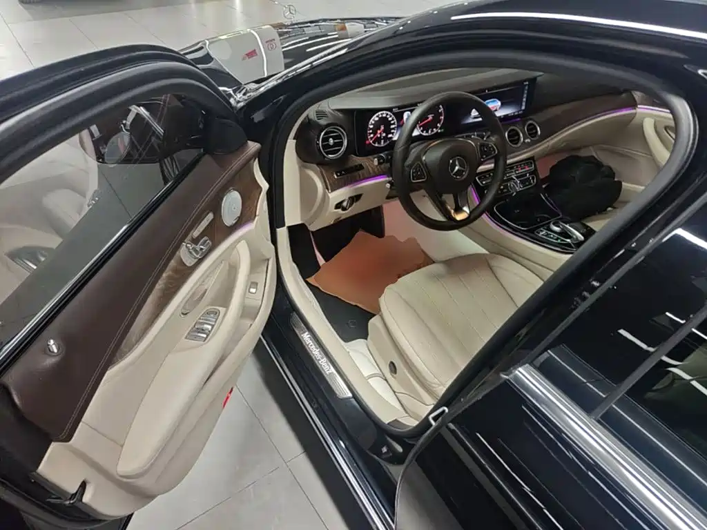 Mercedes-Benz E-Class — миниатюра 16