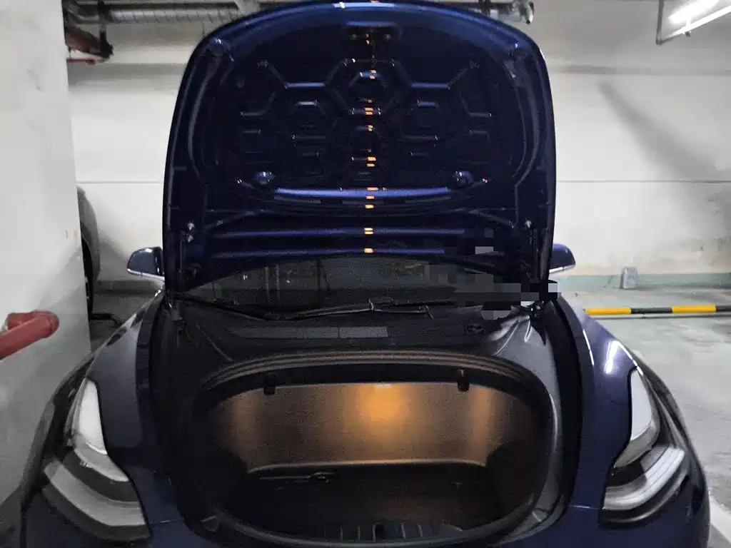 Tesla Model 3 — миниатюра 11