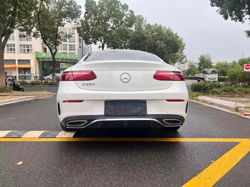 Mercedes-Benz E-Class (Import) — миниатюра 22